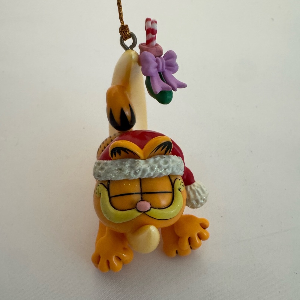 Garfield Holiday Hallmark Ornament Set - Picture 8 of 16